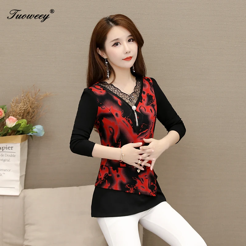 2019 Autumn style patchwork floral Women Blouse Shirt Older lace long sleeve Autumn female Women tops camisas mujer elegant
2019 Autumn style patchwork floral Women Blouse Shirt Older lace long sleeve Autumn female Women tops camisas mujer elegant