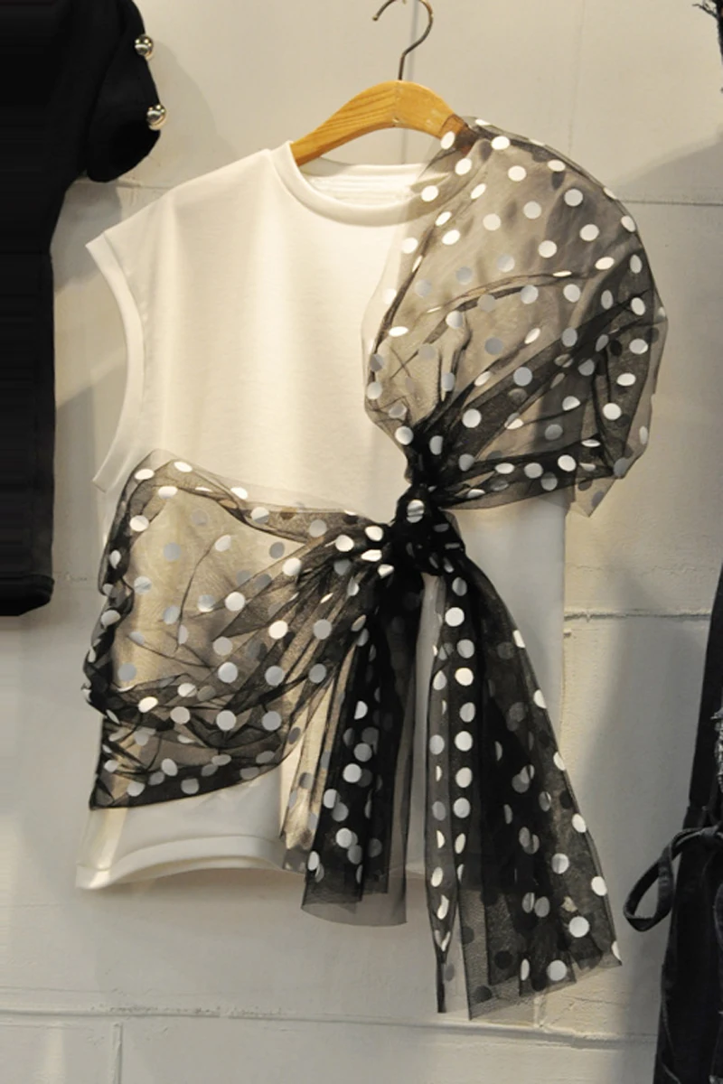 OUSHANG Korean-Style Tshirt 2020 Summer New Bow Mesh Panel Lace-up Polka Dot Round-Neck T-shirt Women's Sleeveless Top T Shirts
OUSHANG Korean-Style Tshirt 2020 Summer New Bow Mesh Panel Lace-up Polka Dot Round-Neck T-shirt Women's Sleeveless Top T Shirts