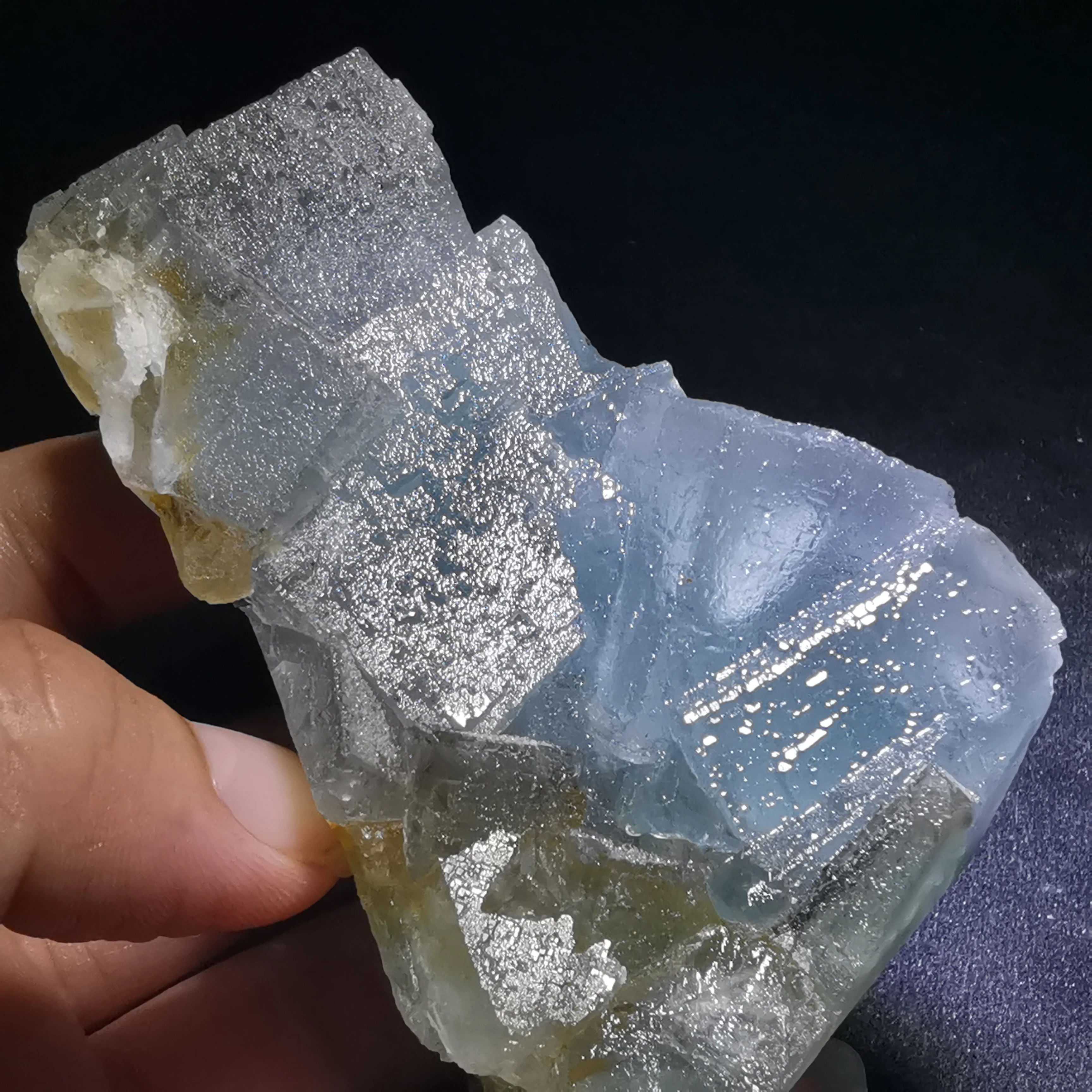 191.3gNatural crystal, blue green fluorite, crystal mineral, crystal specimen
191.3gNatural crystal, blue green fluorite, crystal mineral, crystal specimen