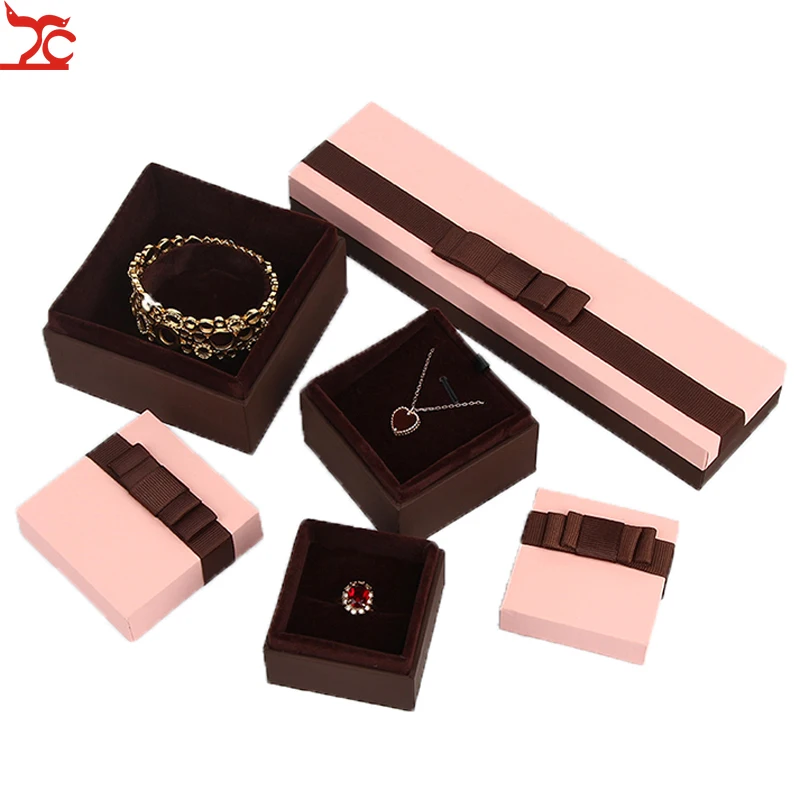 Bowknot Touch Paper World Cover Inside Velvet Jewelry Box Ring Box Necklace Box Bracelet Box Pendant Jewelry Packaging Box
Bowknot Touch Paper World Cover Inside Velvet Jewelry Box Ring Box Necklace Box Bracelet Box Pendant Jewelry Packaging Box