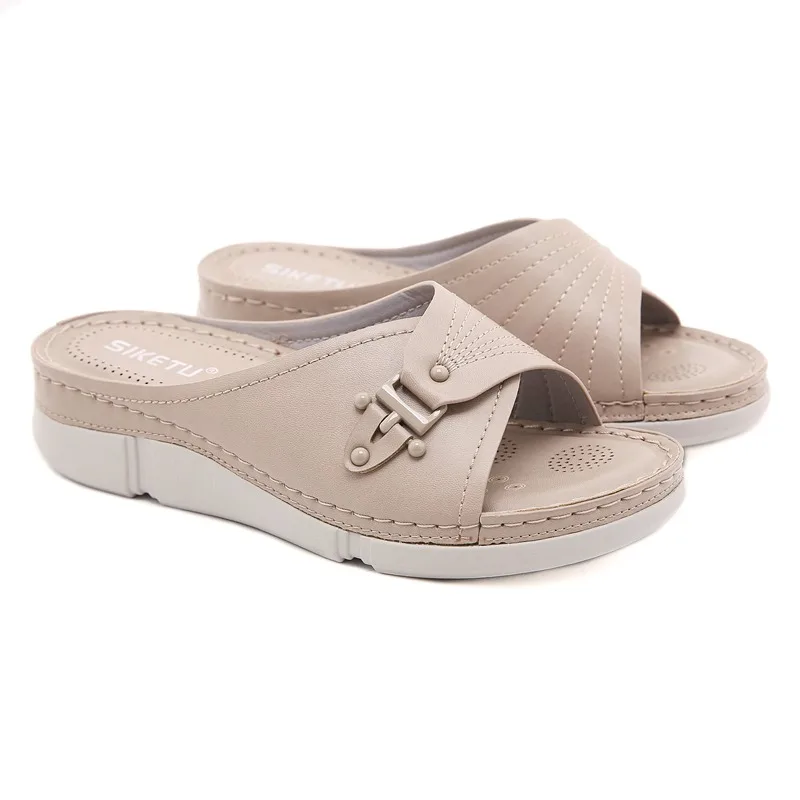 Summer leather soft-soled beach women's slippers lightweight and comfortable mid-heel wedges non-slip open-toe women's sandals