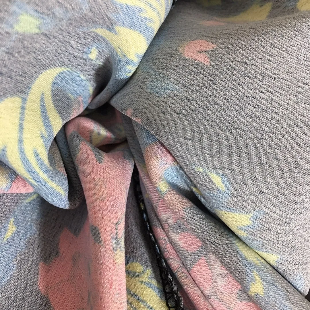 High Quality Luxury Summer Sexy Women New Style Buckle Metal Circle Retro Print Sleeveless High Street Tank Tops 
High Quality Luxury Summer Sexy Women New Style Buckle Metal Circle Retro Print Sleeveless High Street Tank Tops