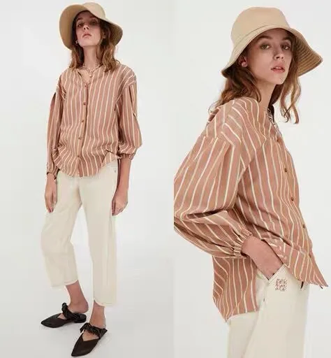 Рубашка женская хлопковая с длинным рукавом и V-образным вырезом, осень 2021
Рубашка женская хлопковая с длинным рукавом и V-образным вырезом, осень 2021