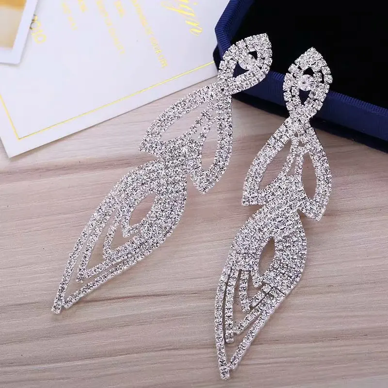 Earrings For Women Sexy Oorbellen Statement Chain Pendientes Largos Tassel Trendy Geometric Euro-American crystal
Earrings For Women Sexy Oorbellen Statement Chain Pendientes Largos Tassel Trendy Geometric Euro-American crystal