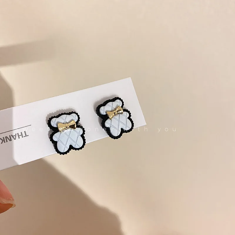 Bear Earrings for Women 2021 New Trend Fashion Korean Style Cute Earrings for Girls Grunge Earrings Piercing Jewelry Wholesale
Bear Earrings for Women 2021 New Trend Fashion Korean Style Cute Earrings for Girls Grunge Earrings Piercing Jewelry Wholesale