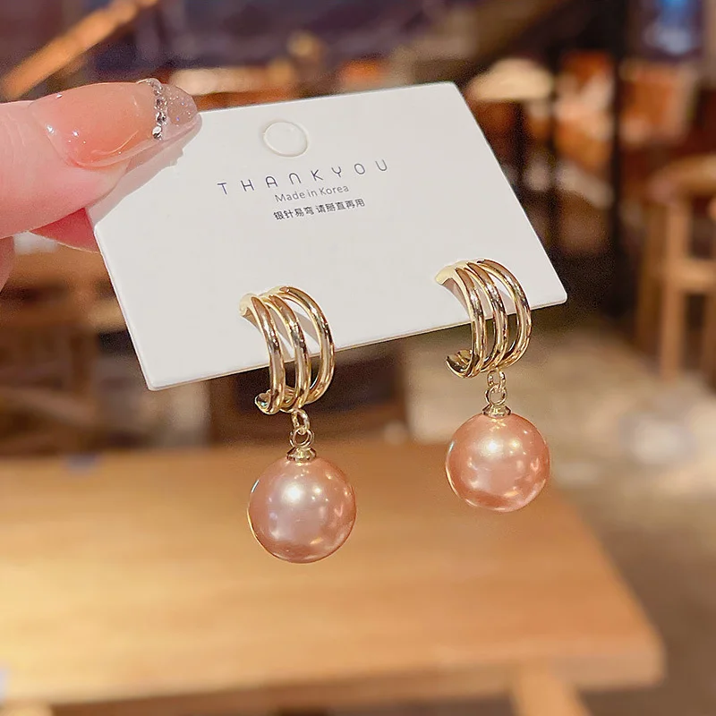 2021 New Fashion Korean Oversized White Pearl Drop Earrings for Women Bohemian Golden Round Pearl Wedding Earrings Jewelry Gift
2021 New Fashion Korean Oversized White Pearl Drop Earrings for Women Bohemian Golden Round Pearl Wedding Earrings Jewelry Gift