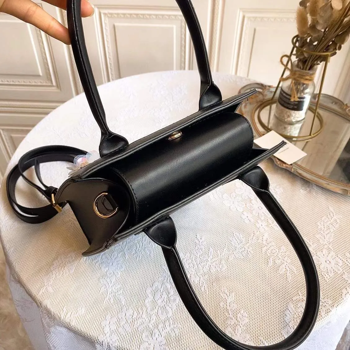 In 2021, China's brand high-quality hand-made high-end handbags, the latest fashion of women's bags
In 2021, China's brand high-quality hand-made high-end handbags, the latest fashion of women's bags