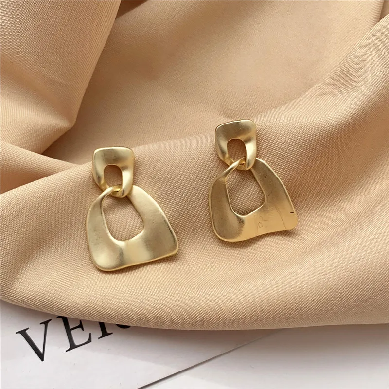 Korean Gold alloy design drop earrings for women Irregular geometry dangle earring pumk Personality jewelry
Korean Gold alloy design drop earrings for women Irregular geometry dangle earring pumk Personality jewelry