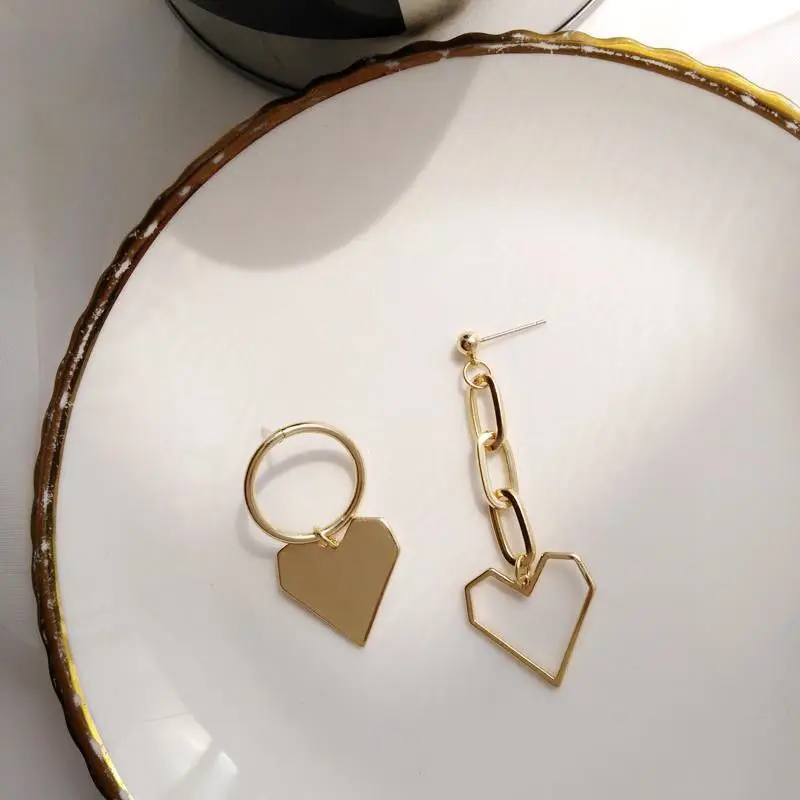 New Style Earrings Silver Needle Asymmetric Love Earrings Women's Retro High-end Earrings Jewelry Wholesale
New Style Earrings Silver Needle Asymmetric Love Earrings Women's Retro High-end Earrings Jewelry Wholesale