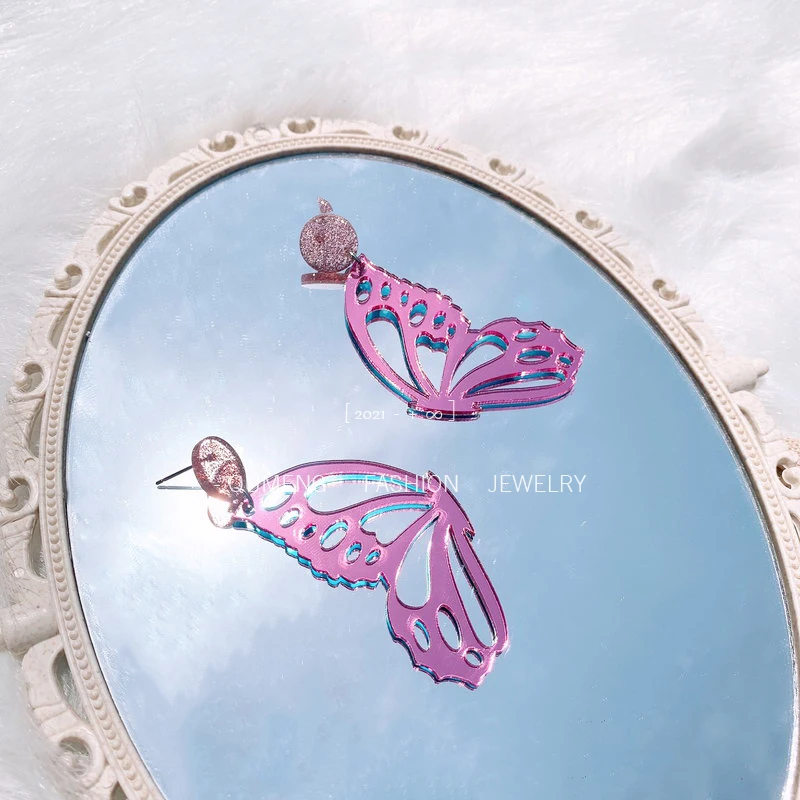 QUMENG Symmetrical Butterfly Pink mirror Earrings Simple Acrylic Vintage Earrings For Women Fashion Jewelry Girls Exaggerate
QUMENG Symmetrical Butterfly Pink mirror Earrings Simple Acrylic Vintage Earrings For Women Fashion Jewelry Girls Exaggerate