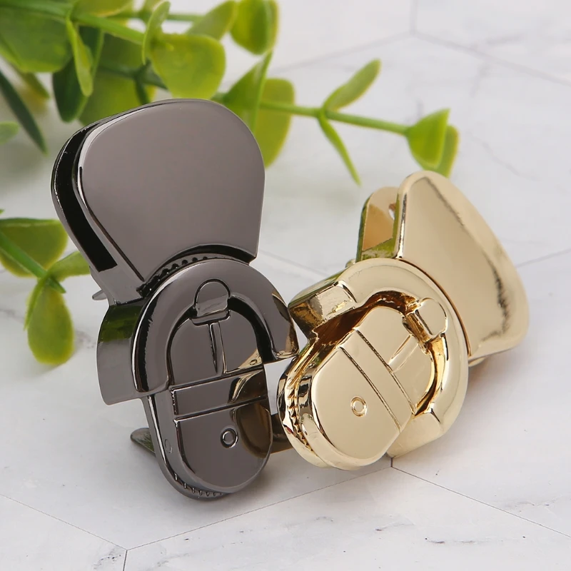 High Quality Cute Women Metal Clasp Locks for DIY Handbag Shoulder Bag Purse Hardware Accessories
High Quality Cute Women Metal Clasp Locks for DIY Handbag Shoulder Bag Purse Hardware Accessories