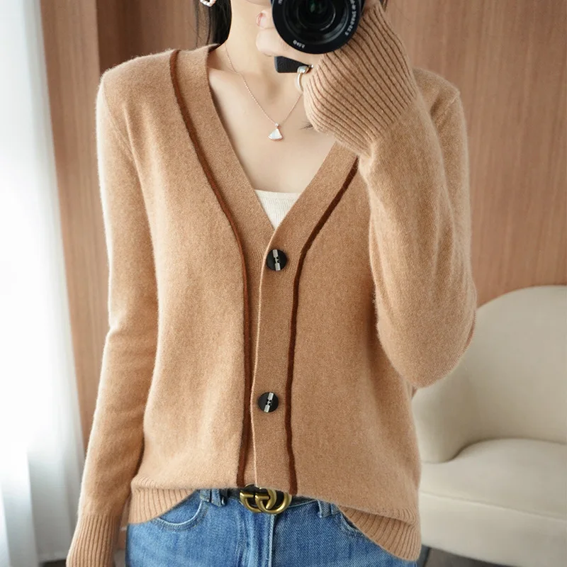 Limiguyue Wool Cardigan Women Loose Knit Cashmere Sweaters Elegant V Neck Single-breasted Tops Autumn Winter Soft Coats Jackets
Limiguyue Wool Cardigan Women Loose Knit Cashmere Sweaters Elegant V Neck Single-breasted Tops Autumn Winter Soft Coats Jackets
