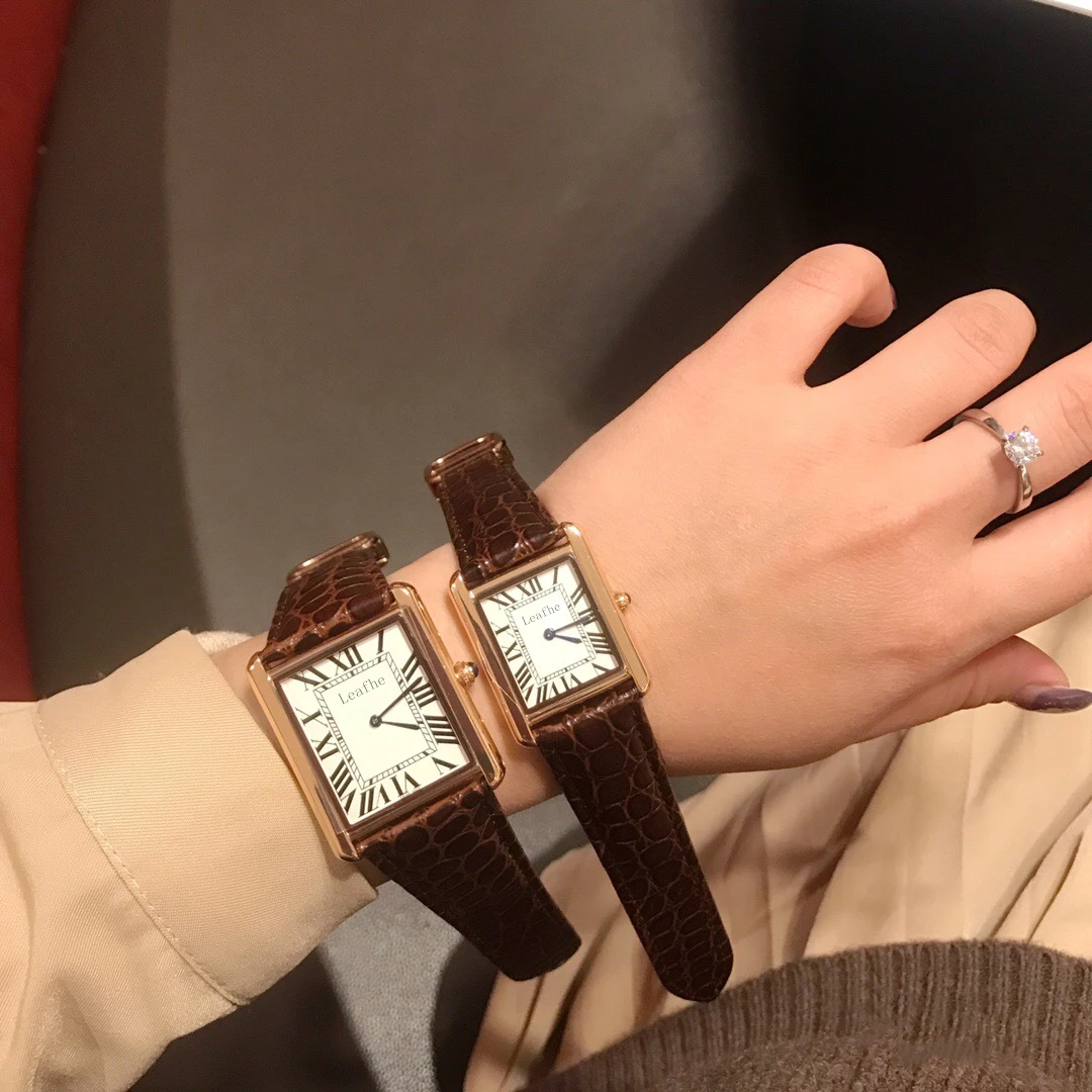 Fashion Crocodile Pattern Leather Strap Original Clasp Stainless Steel Dial Quartz Watch 2 Sizes Choose Couple Watches
Fashion Crocodile Pattern Leather Strap Original Clasp Stainless Steel Dial Quartz Watch 2 Sizes Choose Couple Watches