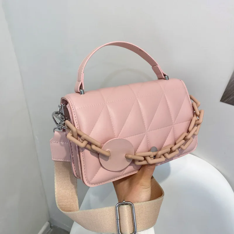 Messenger bags chain woven female luxury 2021 quality leather shoulder crossbody bags female fin handbags trend design
Messenger bags chain woven female luxury 2021 quality leather shoulder crossbody bags female fin handbags trend design