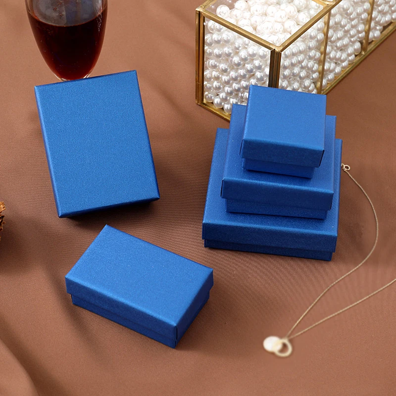 New Simple Creative Bronzing Gift Box Business Gift Box Ring Earrings Necklace Jewelry Box Birthday Party Cosmetic Packaging Box
New Simple Creative Bronzing Gift Box Business Gift Box Ring Earrings Necklace Jewelry Box Birthday Party Cosmetic Packaging Box