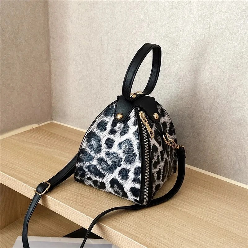 Triangle Bag Bag Snake Leopard PU Leather Women Shoulder Crossbody Bags Women Hand Purses Zippers Bags Bag
Triangle Bag Bag Snake Leopard PU Leather Women Shoulder Crossbody Bags Women Hand Purses Zippers Bags Bag