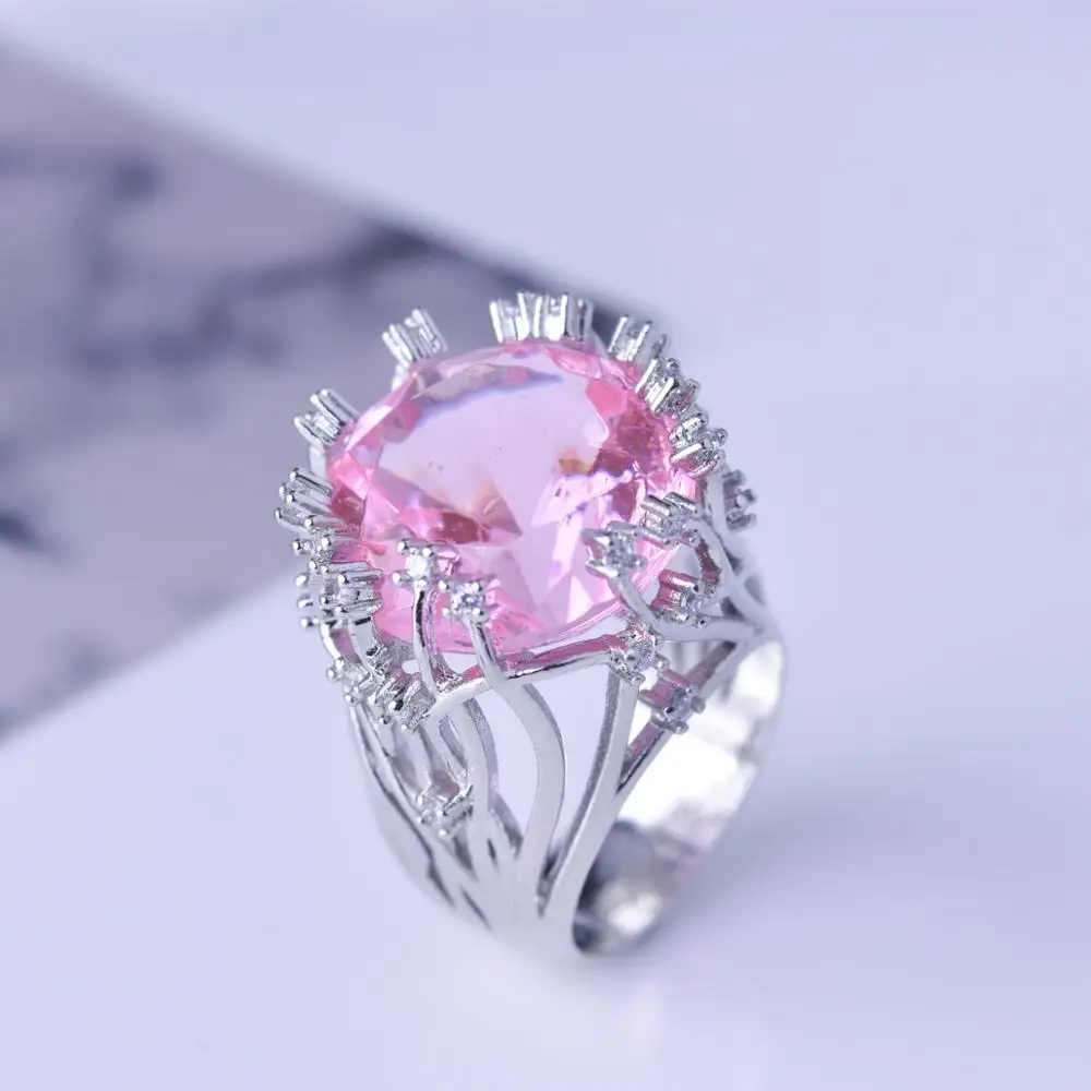 Luxury Hyperbole Charms Women's Big Pink Zircon Stone Ring Flower Wedding Rings Fashion 9 25 Engagement Ring Party Jewelry Gifts
Luxury Hyperbole Charms Women's Big Pink Zircon Stone Ring Flower Wedding Rings Fashion 9 25 Engagement Ring Party Jewelry Gifts