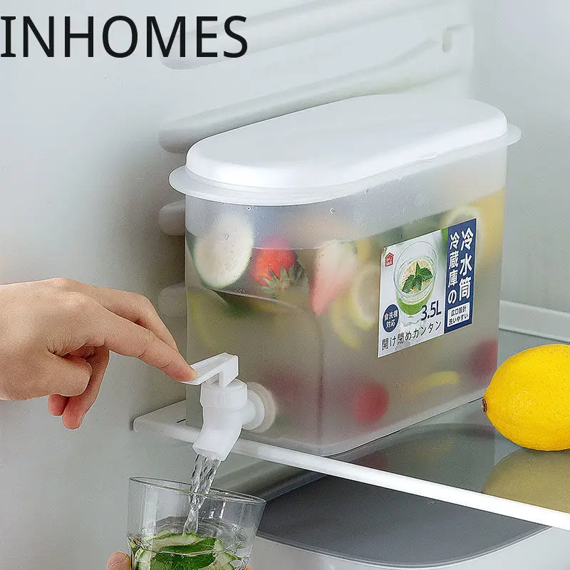 Пластиковый кувшин для воды с краном, 3500 мл
Пластиковый кувшин для воды с краном, 3500 мл