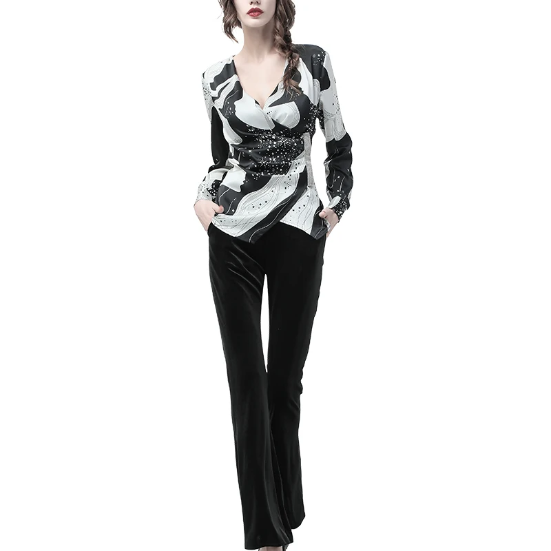 Women Satin Blouse Fashion Black-White Printed Long Sleeve Crossed V-Neck Top Hang Up Cardigan Sexy Plus Size Lady Office Tops
Women Satin Blouse Fashion Black-White Printed Long Sleeve Crossed V-Neck Top Hang Up Cardigan Sexy Plus Size Lady Office Tops