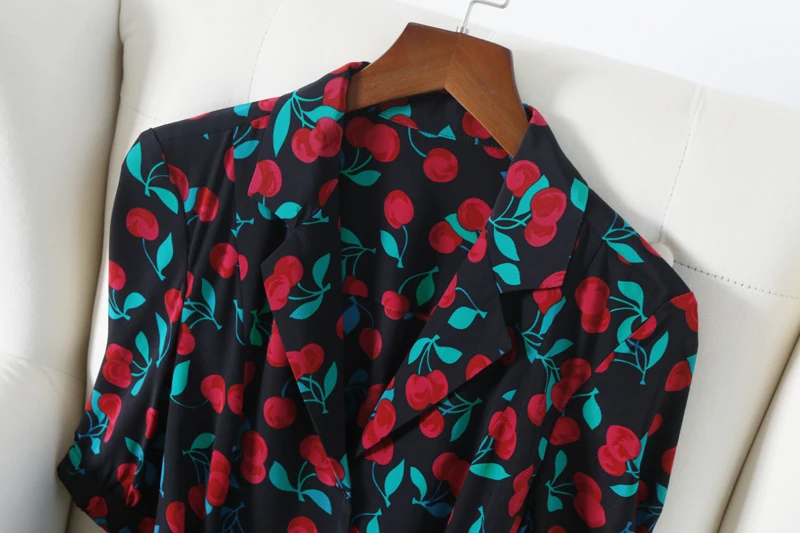 New York Queen Silk Cherry Print Short Sleeve Midi Dress 2020 High End Summer Collections Elegant Dress
New York Queen Silk Cherry Print Short Sleeve Midi Dress 2020 High End Summer Collections Elegant Dress