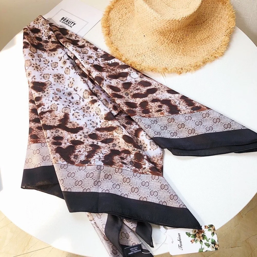 Luxury Brand Scarf Women High Quality Silk Scarf Fashion Designer Shawl Scarves Vintage Wraps for Female Bufanda Gifts
Luxury Brand Scarf Women High Quality Silk Scarf Fashion Designer Shawl Scarves Vintage Wraps for Female Bufanda Gifts