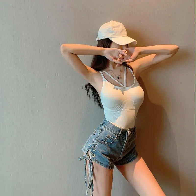 Summer 2021 New Women's Denim Shorts With High Waisted Wide Leg Loose Crimping Sky Blue Street Style Sequined Jean Shorts Female
Summer 2021 New Women's Denim Shorts With High Waisted Wide Leg Loose Crimping Sky Blue Street Style Sequined Jean Shorts Female