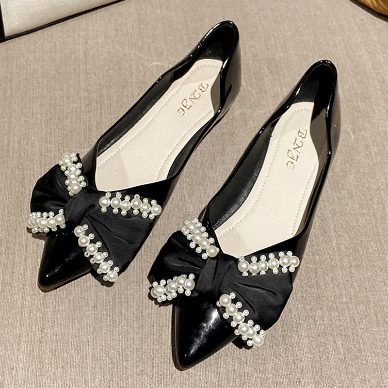 Patent Leather Pearl Sneakers Women Shoes Comfy Pointed Toe Moccasins Ballerina String Bead Bow-knot Flats Woman Loafers 2022
Patent Leather Pearl Sneakers Women Shoes Comfy Pointed Toe Moccasins Ballerina String Bead Bow-knot Flats Woman Loafers 2022
