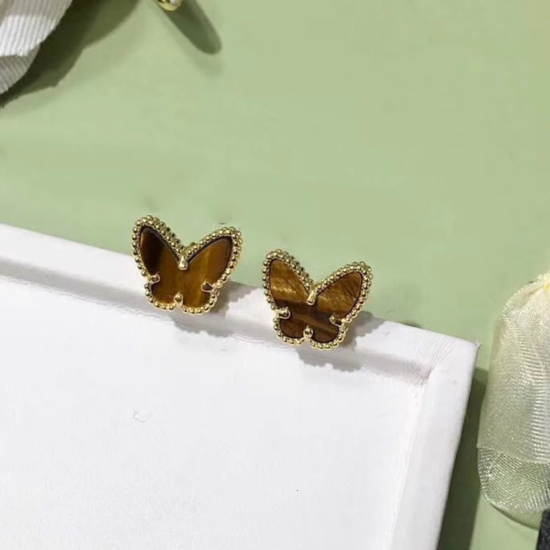 Серьги-гвоздики женские с перламутром, брендовые ювелирные украшения для вечерние, Маленькие бабочки, коричневого, белого, красного цвета, ...
Серьги-гвоздики женские с перламутром, брендовые ювелирные украшения для вечерние, Маленькие бабочки, коричневого, белого, красного цвета, ...