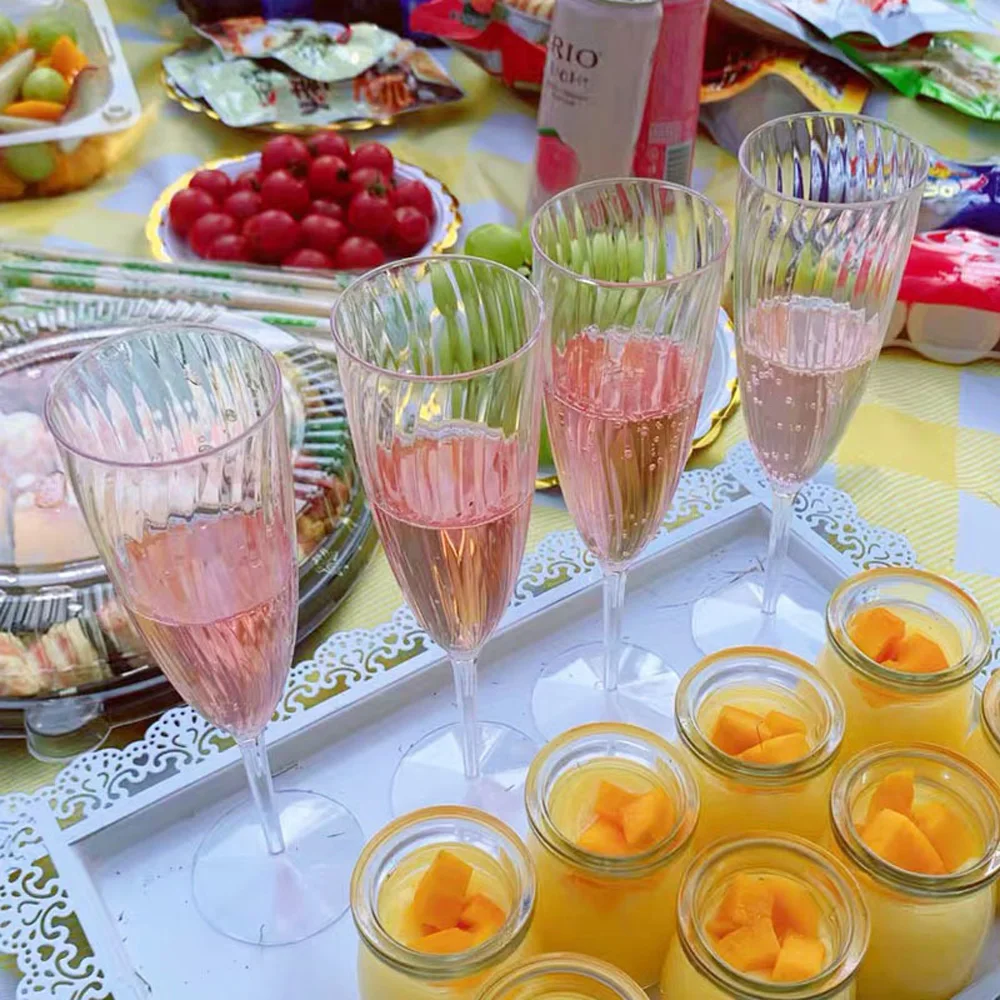 Champagne Wine Glass Cocktail Glass Plastic Transparent Goblet Tableware Siamese Cup Party Supplies Disposable Cup
Champagne Wine Glass Cocktail Glass Plastic Transparent Goblet Tableware Siamese Cup Party Supplies Disposable Cup