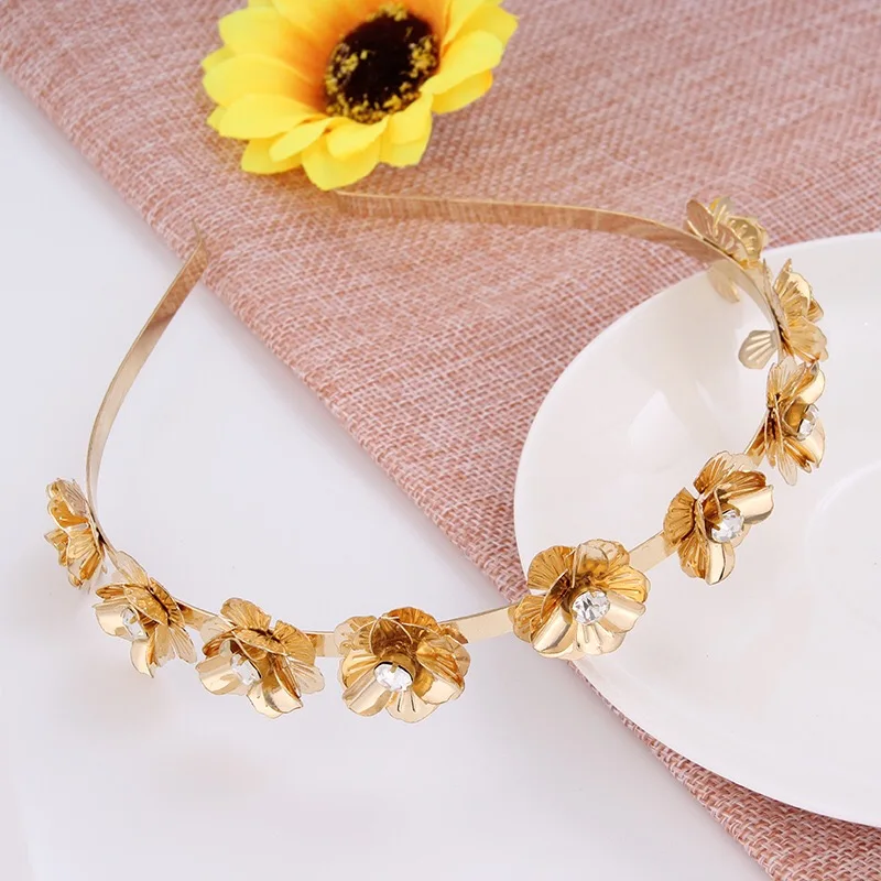 Korean Alloy Crystal Hair Hoop Flower Design Girl Artless Sweet Style Hair Jewelry European and American Simple Hairwear
Korean Alloy Crystal Hair Hoop Flower Design Girl Artless Sweet Style Hair Jewelry European and American Simple Hairwear