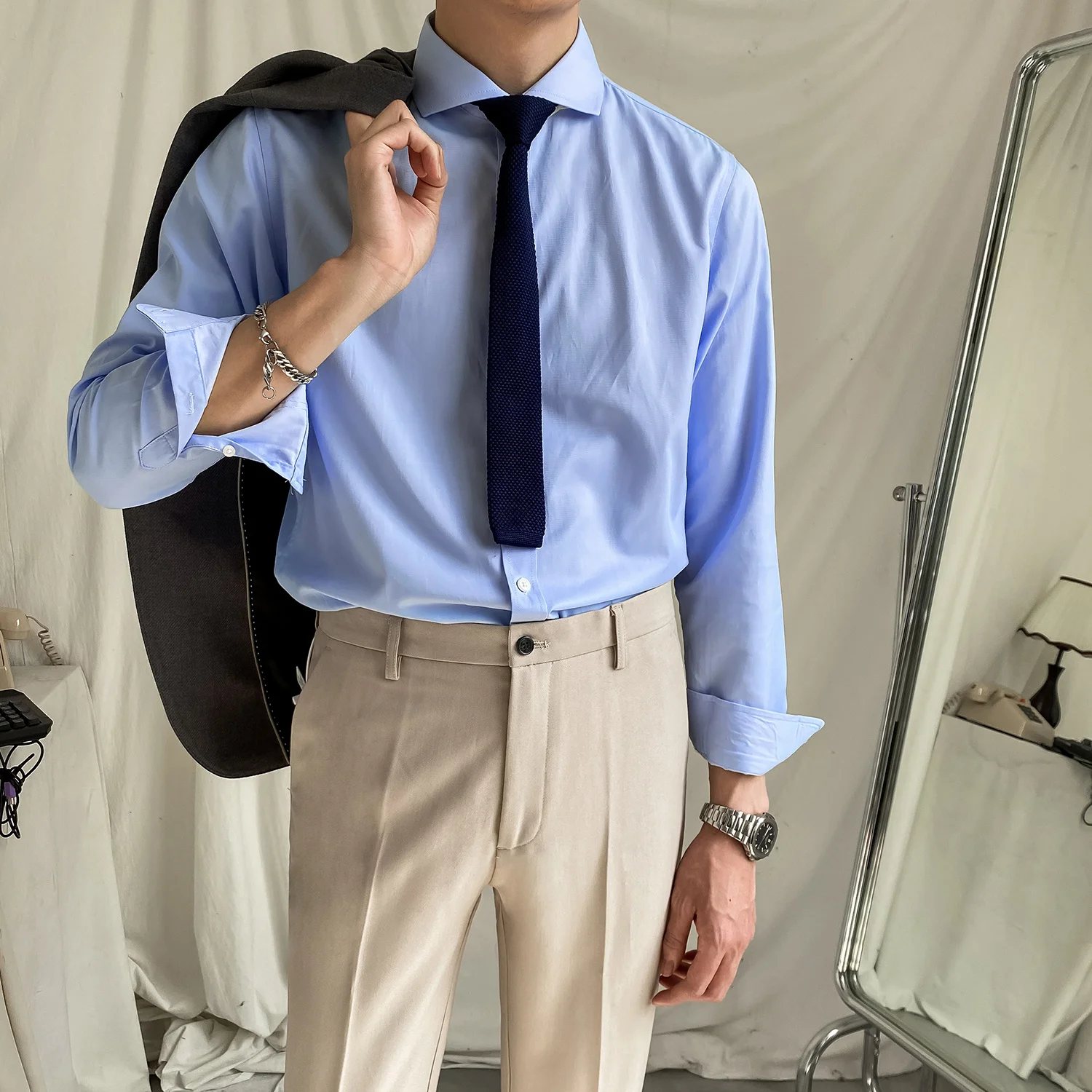 Spring Men British Style Solid Casual Shirts Men Clothing Slim Fit Shirts Male Business Formal Wear Dress Blouse Homme O262
Spring Men British Style Solid Casual Shirts Men Clothing Slim Fit Shirts Male Business Formal Wear Dress Blouse Homme O262