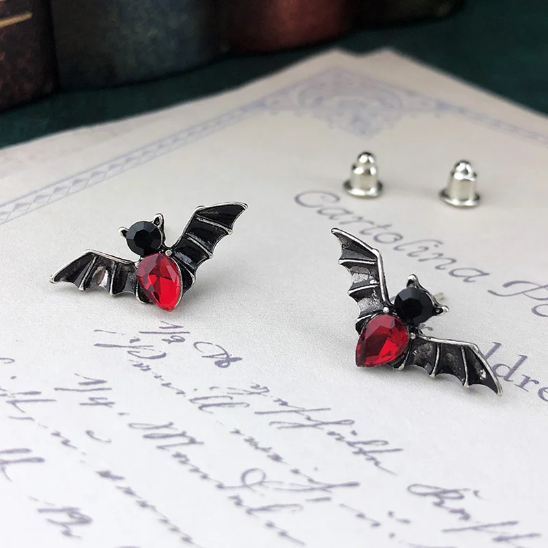 Fashion New Gothic Bat Stud Earrings For Women Men Punk Red Crystal Ancient Silver Color Party Gift Wholesale Jewelry
Fashion New Gothic Bat Stud Earrings For Women Men Punk Red Crystal Ancient Silver Color Party Gift Wholesale Jewelry