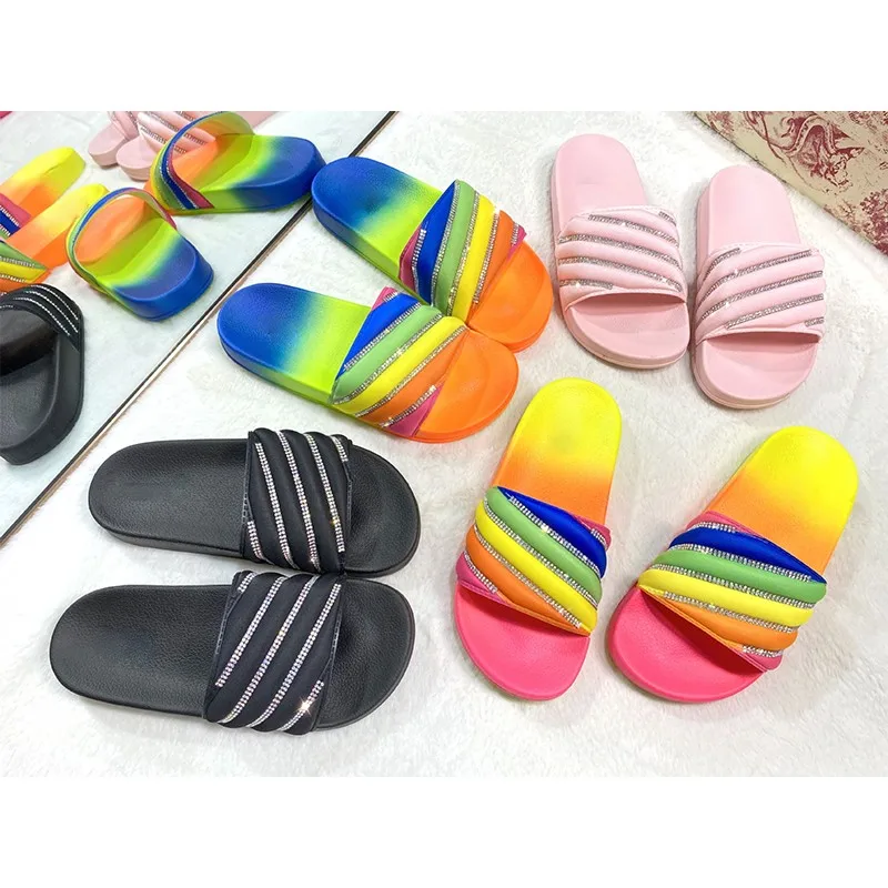 2021 New Ladies Slippers Beach Summer Shoes Women Slip On Bling Flat Slides Outdoor Slippers Female Casual Sandals
2021 New Ladies Slippers Beach Summer Shoes Women Slip On Bling Flat Slides Outdoor Slippers Female Casual Sandals
