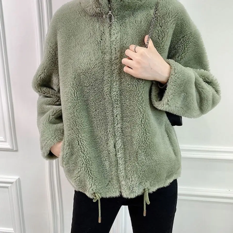 Lamb wool versatile in autumn and winter, new fashion, loose and thin stand collar, grain cashmere fur one women's short coat
Lamb wool versatile in autumn and winter, new fashion, loose and thin stand collar, grain cashmere fur one women's short coat