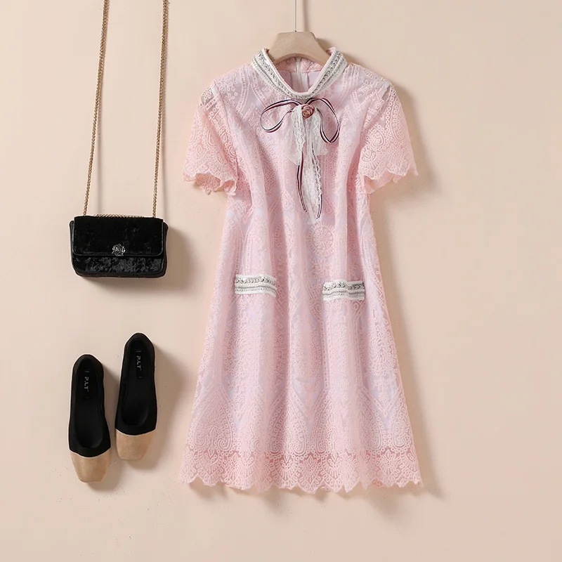 Runway Women Stand Short Sleeve Lace Dress Beading Bowknot Hollow Out Party Embroidery Dress Sweet Girls A-Line Mini Dress N8898
Runway Women Stand Short Sleeve Lace Dress Beading Bowknot Hollow Out Party Embroidery Dress Sweet Girls A-Line Mini Dress N8898