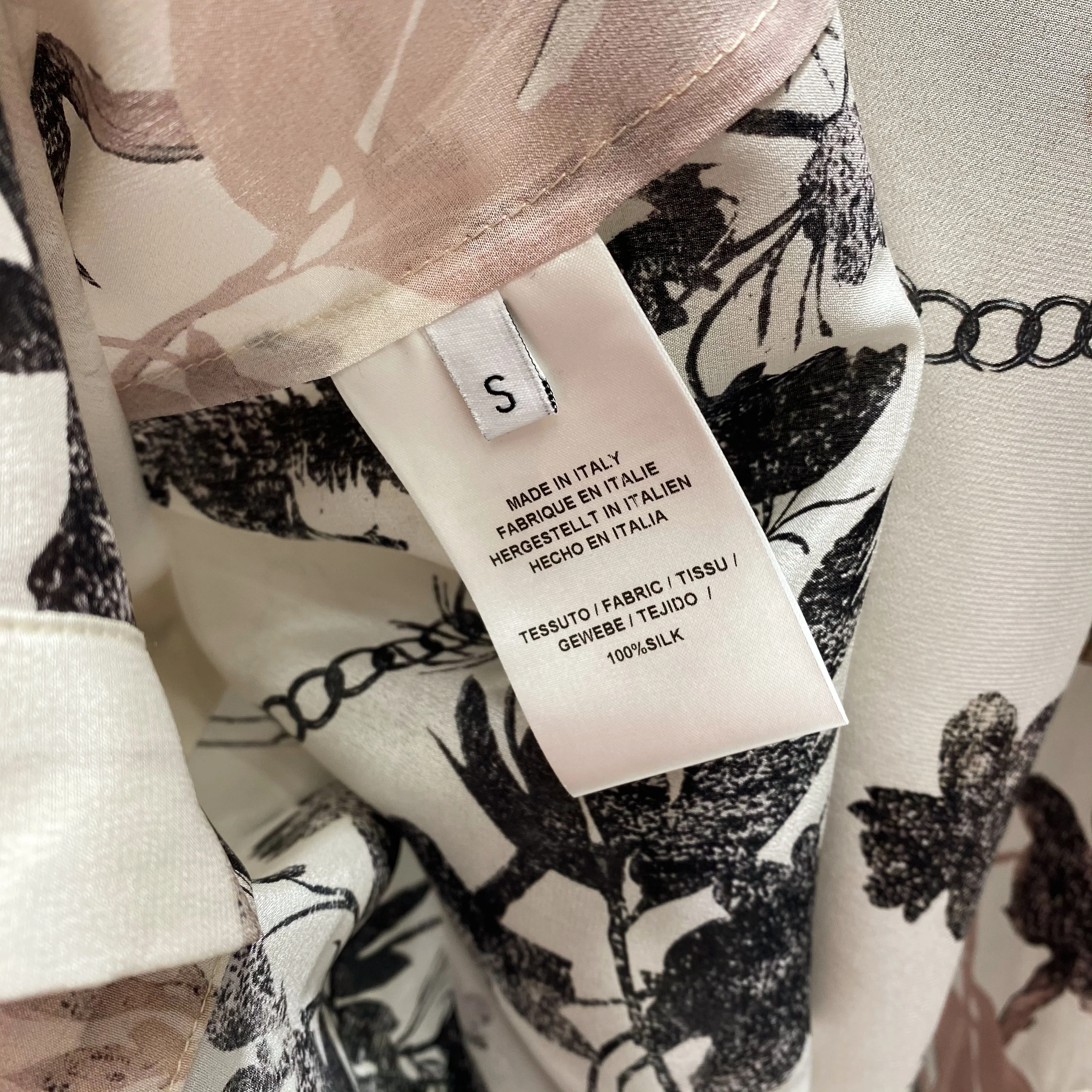 AELESEEN Spring New Arrival 100% Silk Shirt 2021 Women Runway Fashion Office Ladies Ink Flower Print Blouse
AELESEEN Spring New Arrival 100% Silk Shirt 2021 Women Runway Fashion Office Ladies Ink Flower Print Blouse