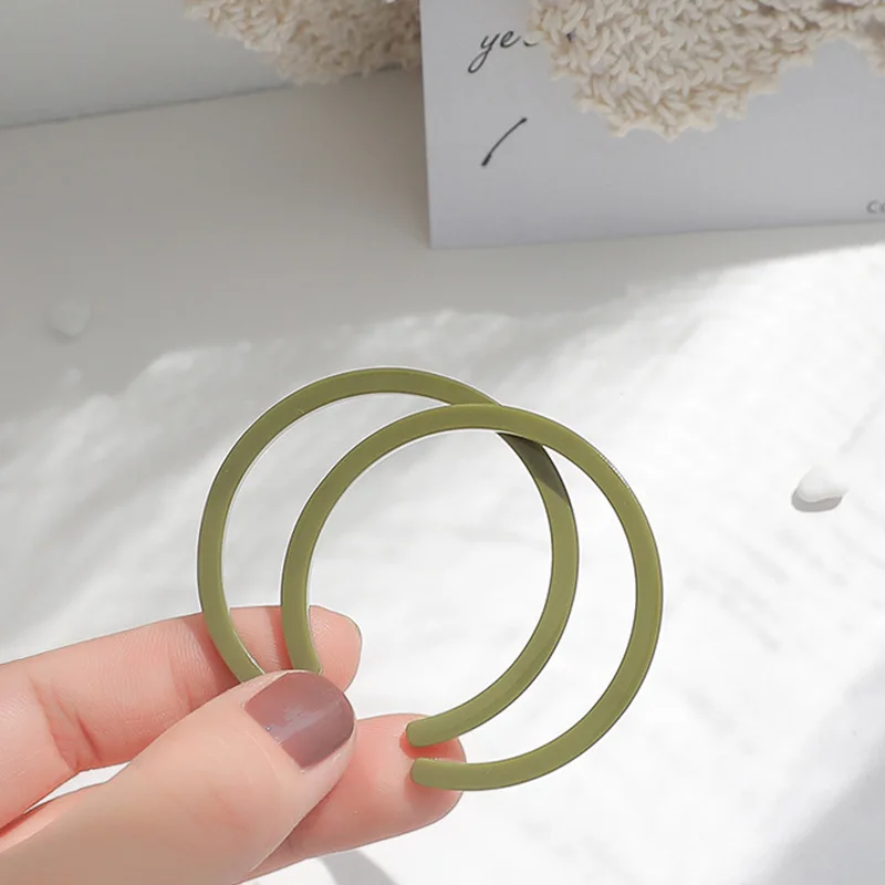 Korean Fashion Geometry Pattern Hollow Earrings for Women Round Big Green Dangle Drop Earings Simple All-match Ear Drop Female
Korean Fashion Geometry Pattern Hollow Earrings for Women Round Big Green Dangle Drop Earings Simple All-match Ear Drop Female