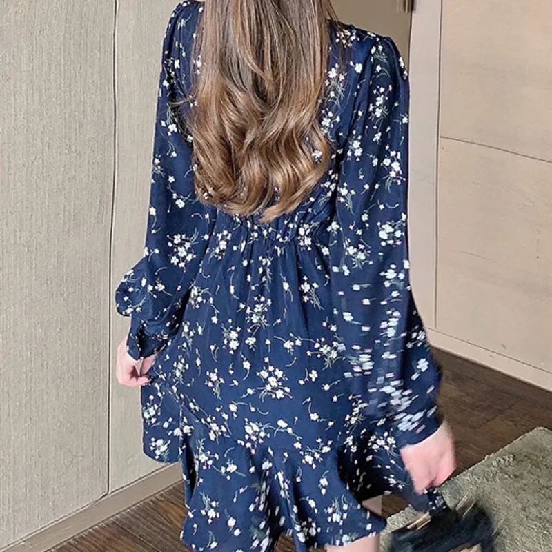 Women Autumn Long Sleeve Sexy Mini Dresses Vintage Elegant Slim Waist Ruffles Chiffon Dresses 2021 Spring Beach Mini Vestidos
Women Autumn Long Sleeve Sexy Mini Dresses Vintage Elegant Slim Waist Ruffles Chiffon Dresses 2021 Spring Beach Mini Vestidos