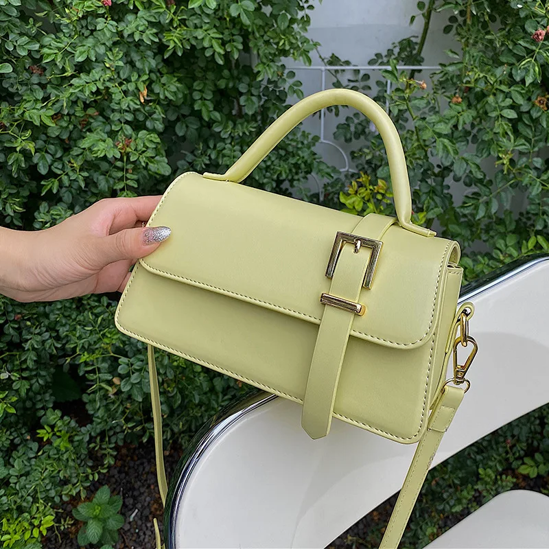 Fashion Professional Women Bag Elegant Buckle Shoulder Bags Metal Adjustment Design Personality Female Handbag Retro Commuter
Fashion Professional Women Bag Elegant Buckle Shoulder Bags Metal Adjustment Design Personality Female Handbag Retro Commuter