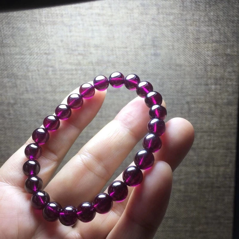 Natural Purple Tooth Black Garnet Bracelet Old Brazilian Mineral Size: 7.8mm Weight: 24.2g Feminine Stone Beauty And Beauty
Natural Purple Tooth Black Garnet Bracelet Old Brazilian Mineral Size: 7.8mm Weight: 24.2g Feminine Stone Beauty And Beauty