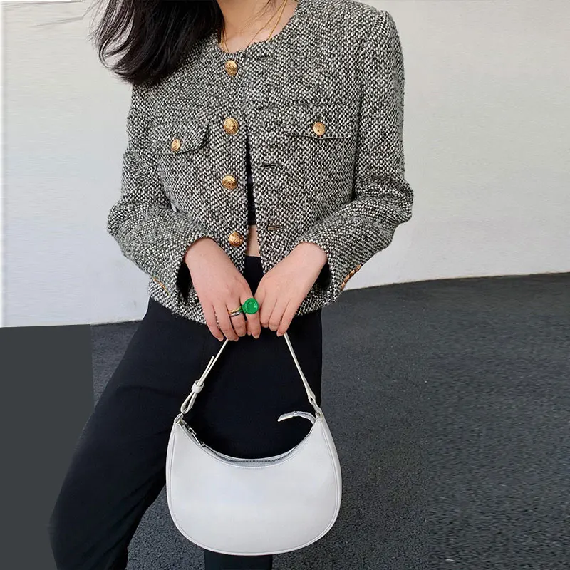 Autumn Winter Women Tweed Jacket Vintage Button Up Long Sleeve O-Neck Pocket Designer Brand Elegant Lady Coat Tops Clothing
Autumn Winter Women Tweed Jacket Vintage Button Up Long Sleeve O-Neck Pocket Designer Brand Elegant Lady Coat Tops Clothing