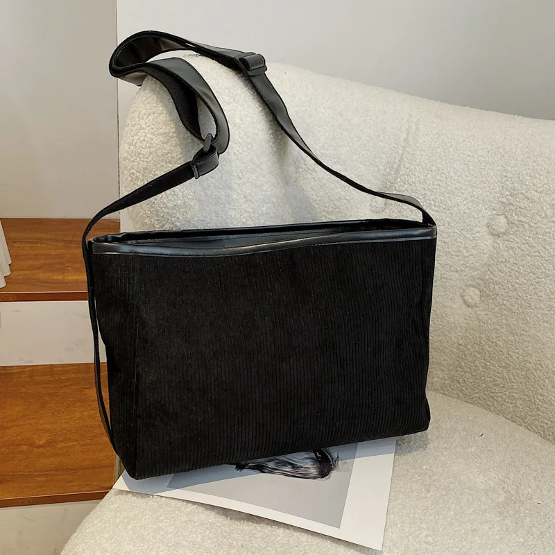 Velvet Bag Women's New Fashion Winter Simple Shoulder Bag Foreign Style Leisure Fashion Armpit Bag
Velvet Bag Women's New Fashion Winter Simple Shoulder Bag Foreign Style Leisure Fashion Armpit Bag