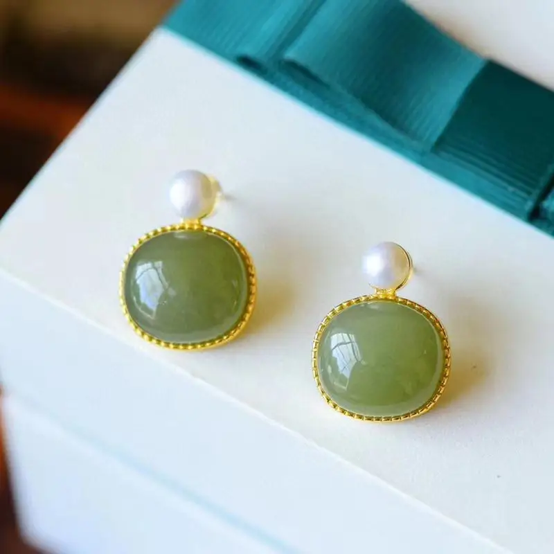 Natural Hetian Gray Jade Stud Earrings Pearl Embellished S925 Sterling Silver Inlaid Retro Gentle Lovely Earrings Gift
Natural Hetian Gray Jade Stud Earrings Pearl Embellished S925 Sterling Silver Inlaid Retro Gentle Lovely Earrings Gift