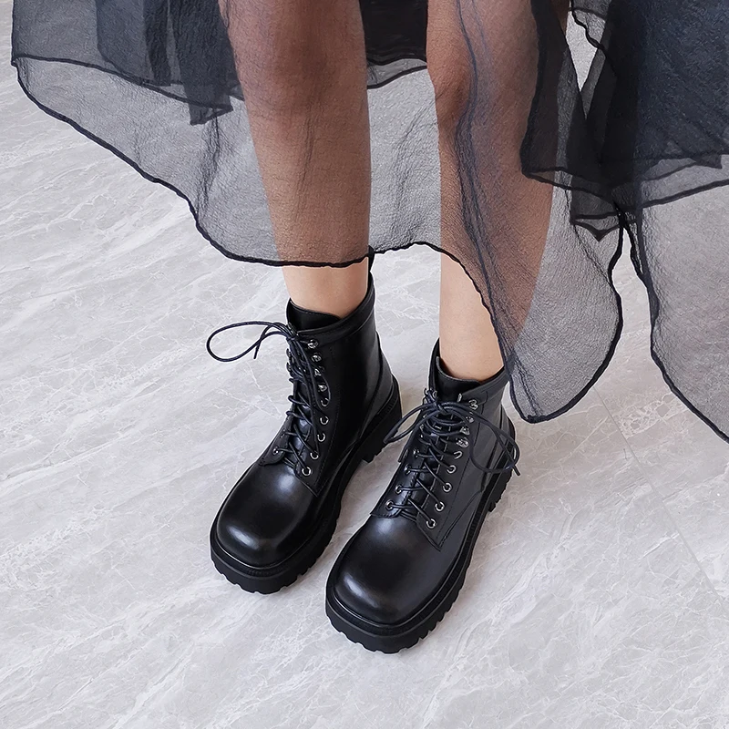 2020 autumn winter new martine boots fashion personality ankle boots thick soles versatile chungwear single boots X486
2020 autumn winter new martine boots fashion personality ankle boots thick soles versatile chungwear single boots X486