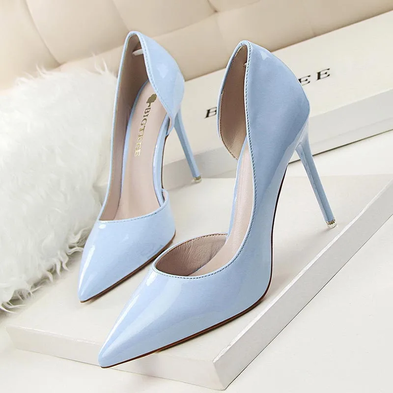 Fashion Patent Leather Trendy Ladies Pumps Pointed Toe Party Professional Women's Shoes Luxury Female Sexy High Heels Wedding
Fashion Patent Leather Trendy Ladies Pumps Pointed Toe Party Professional Women's Shoes Luxury Female Sexy High Heels Wedding