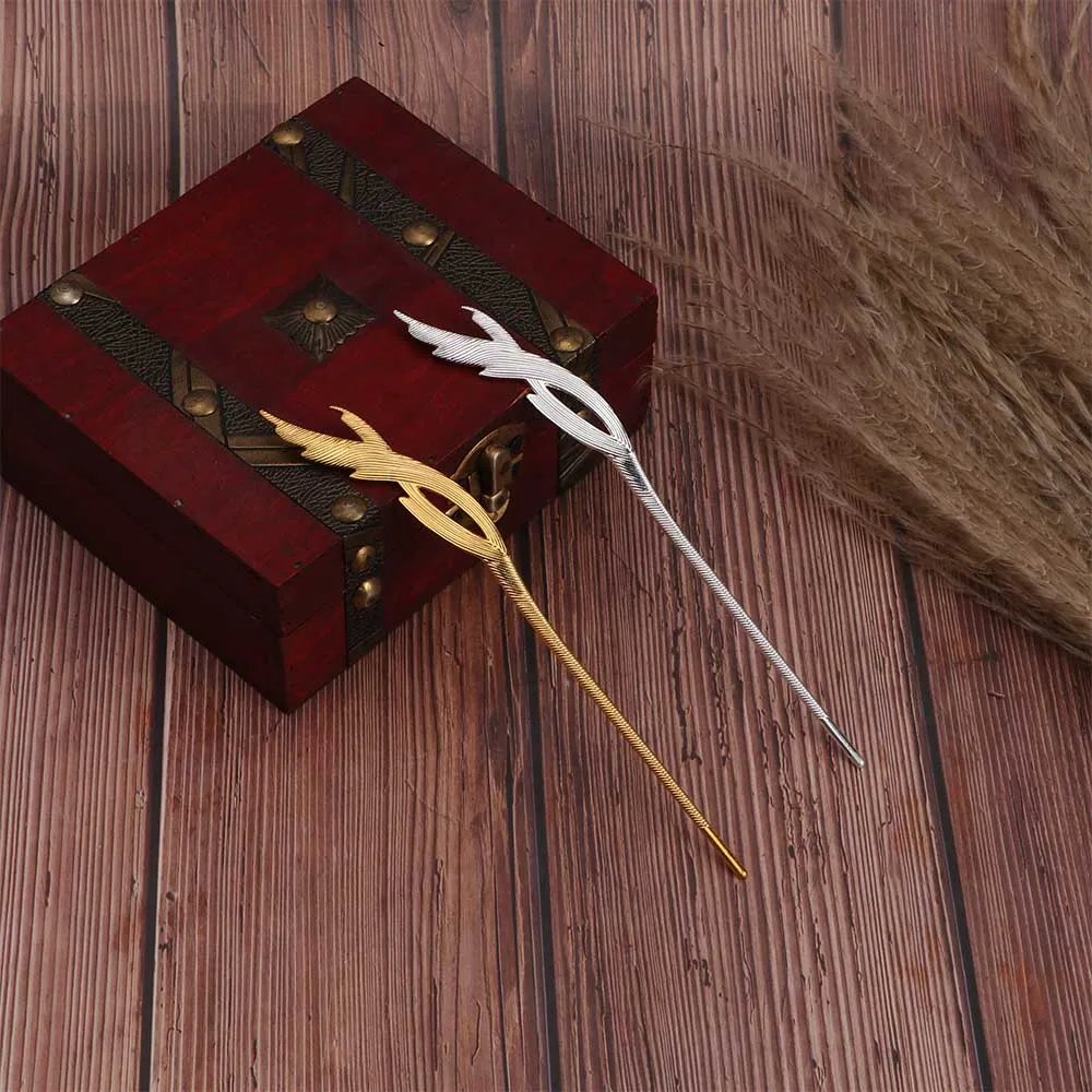 2021 Ancient Metal Hair Clip Feather Tassel Headwear Women Girls Party Chinese Handmade Hair Sticks Styling Accessory
2021 Ancient Metal Hair Clip Feather Tassel Headwear Women Girls Party Chinese Handmade Hair Sticks Styling Accessory
