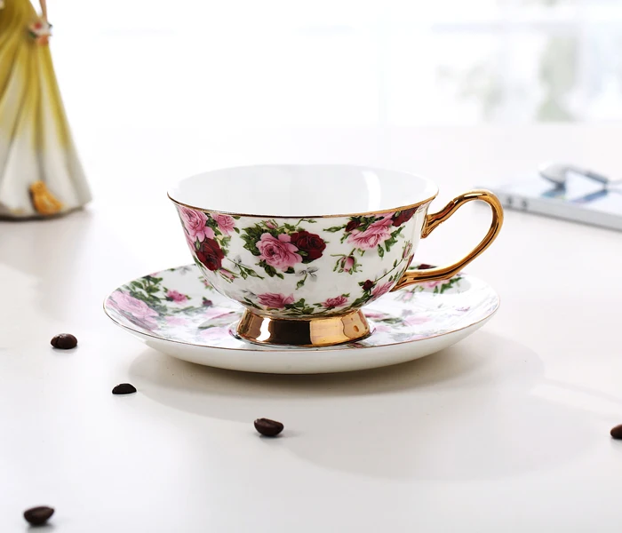 Creative Bone China Ceramics Tea Coffee Cup Set Light Luxury Turkish Tea Cups Couple Gold Rim Tazas De Cafe Home Garden BE50CP
Creative Bone China Ceramics Tea Coffee Cup Set Light Luxury Turkish Tea Cups Couple Gold Rim Tazas De Cafe Home Garden BE50CP