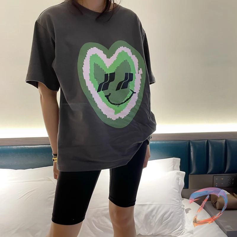 We11done T-shirts High Quality Love Smiley Letter Short-sleeved T-shirt Oversize Men's Women's Welldone Casual Loose T Shirts
We11done T-shirts High Quality Love Smiley Letter Short-sleeved T-shirt Oversize Men's Women's Welldone Casual Loose T Shirts