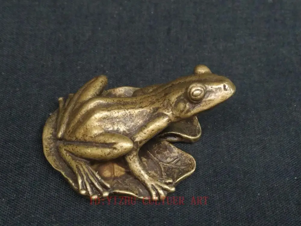 YIZHU CULTUER ART Collection Old China Bronze Carving Lovely Frog Statue Paperweight or Pendant Family Decoration Gift
YIZHU CULTUER ART Collection Old China Bronze Carving Lovely Frog Statue Paperweight or Pendant Family Decoration Gift