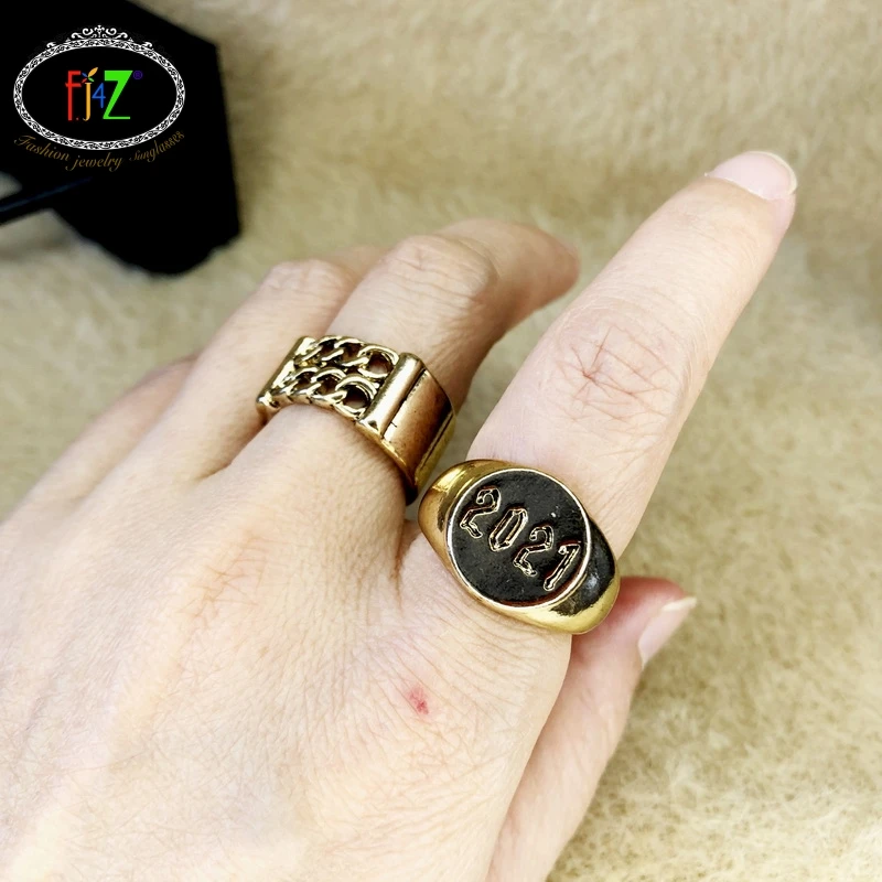 F.J4Z 2021 Women's Ring Antique Alloy Number Top Finger Ring Designer Cuban Chain Band Rings Lady Special Gifts Dropship
F.J4Z 2021 Women's Ring Antique Alloy Number Top Finger Ring Designer Cuban Chain Band Rings Lady Special Gifts Dropship